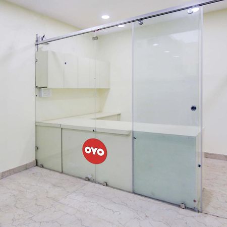 诺伊达 Oyo White House酒店 外观 照片
